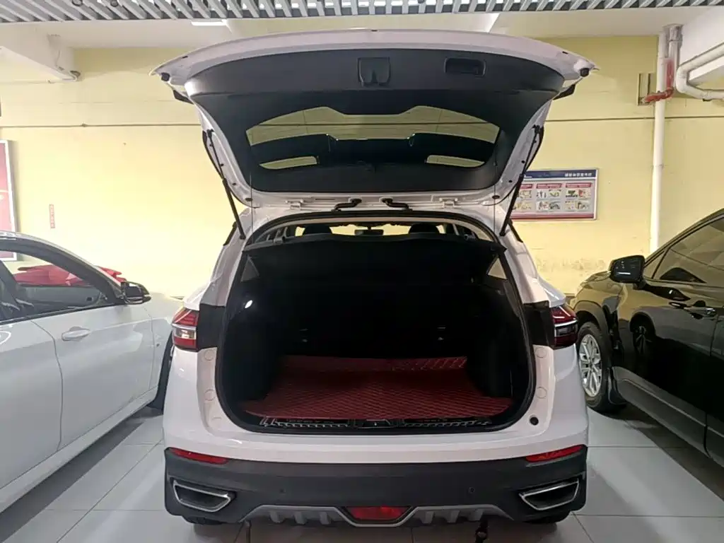 Geely Binyue — миниатюра 19