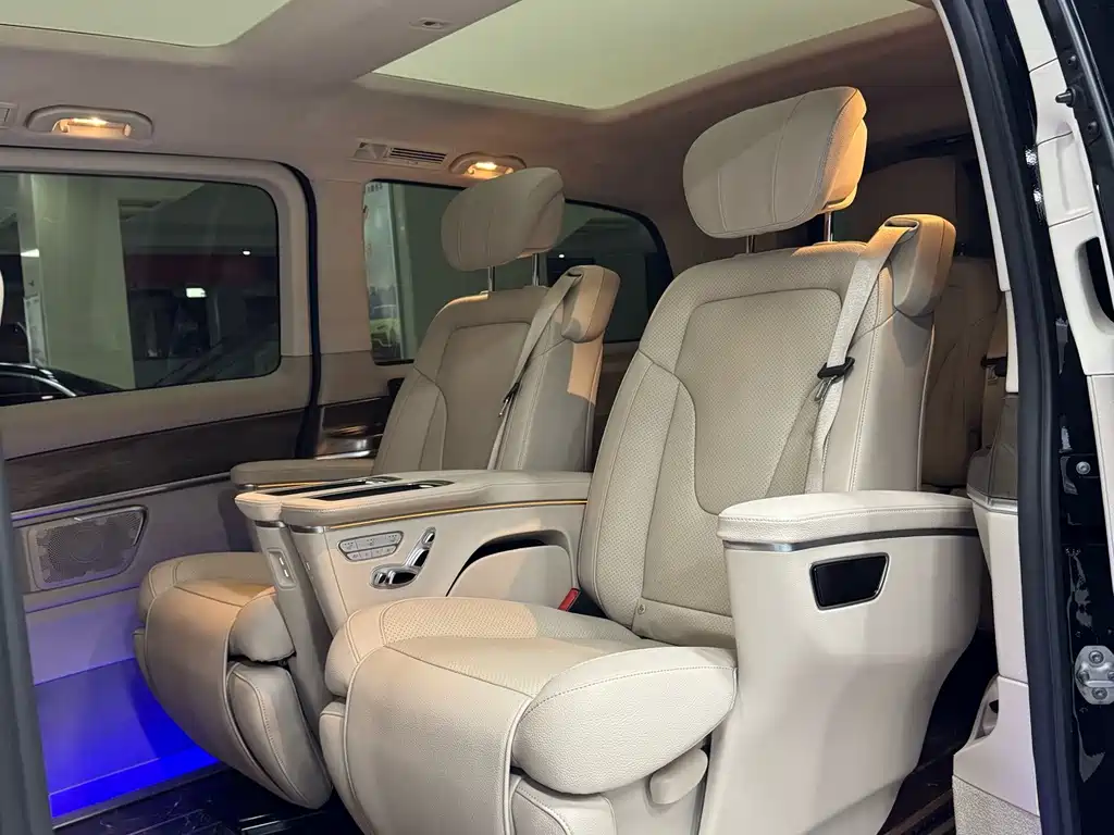 Mercedes-Benz V-Class — миниатюра 17