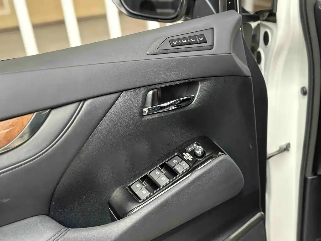 Toyota Alphard 2015 3.5L Luxury