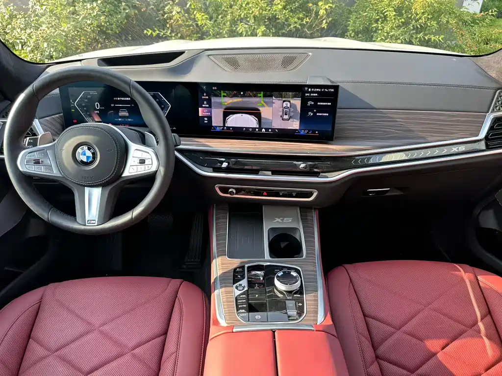 BMW X5 2025 xDrive 40Li Premium M Sport