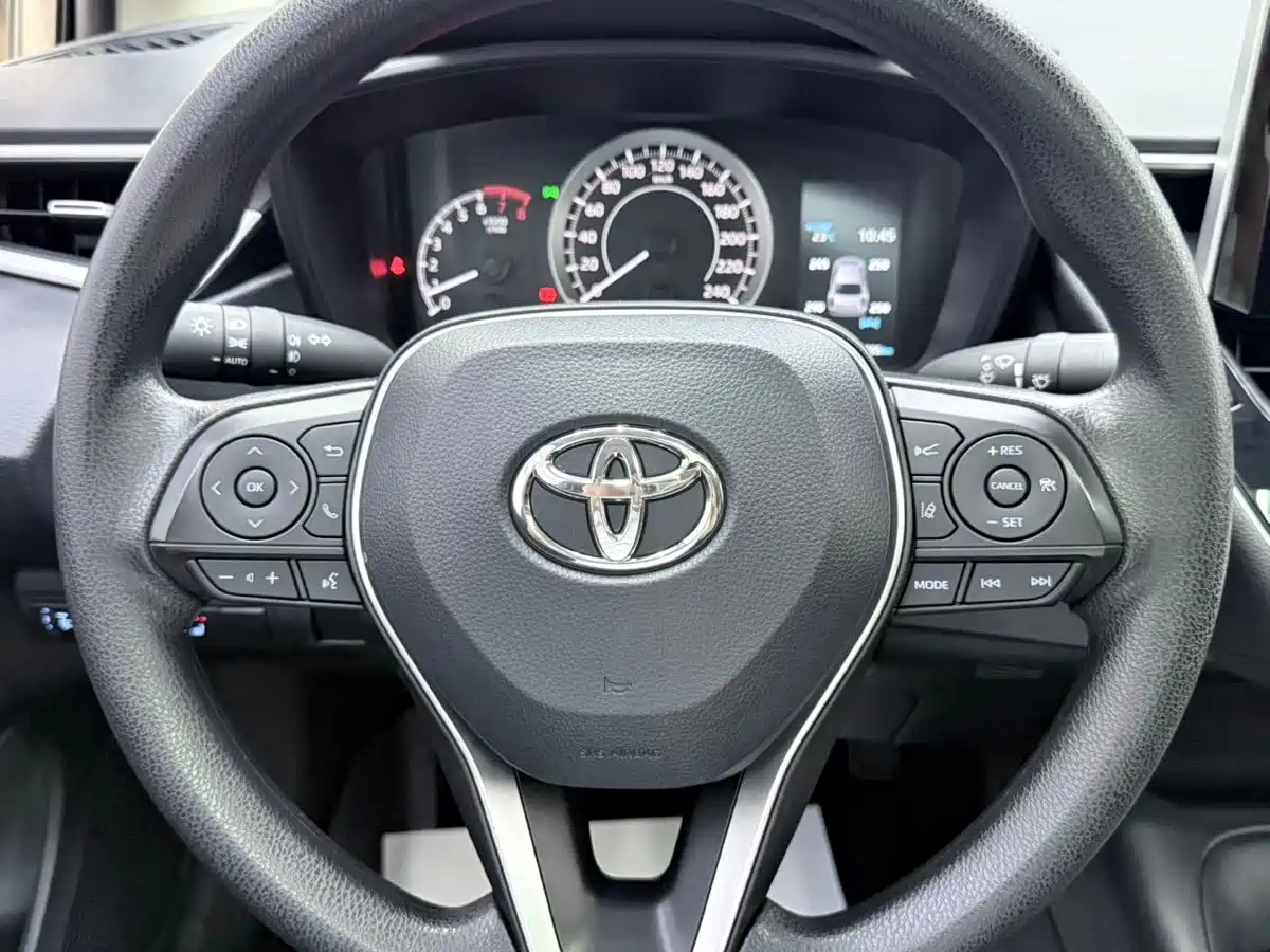 Toyota Corolla id 4589493 из Китая 8