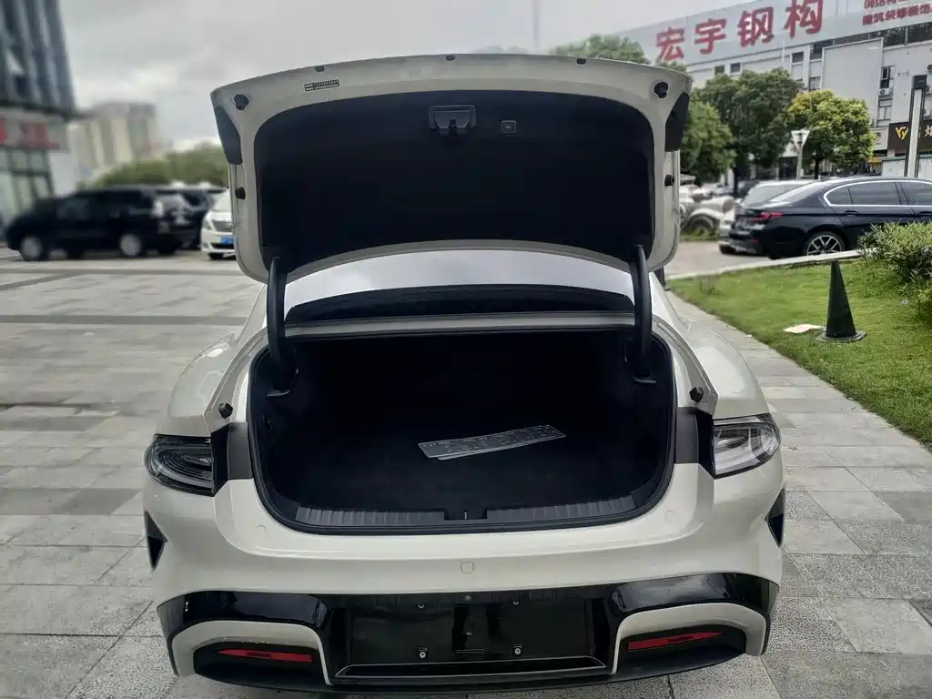 Xiaomi SU7 — миниатюра 35