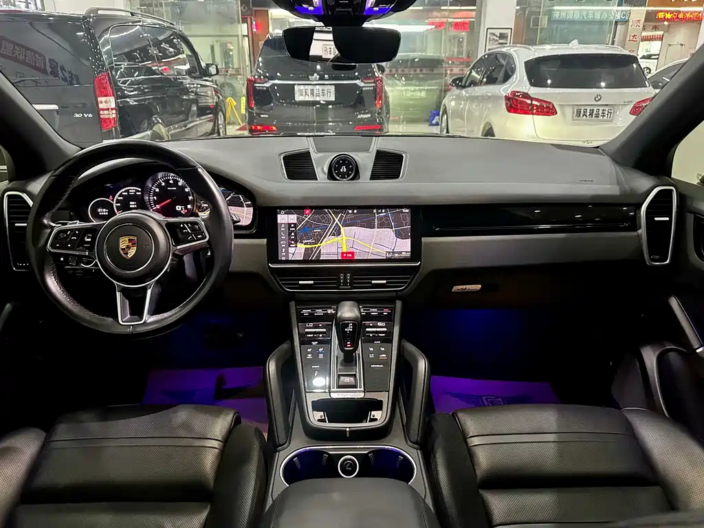 Porsche Cayenne — миниатюра 12