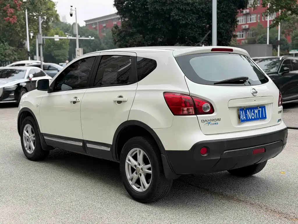 Nissan Qashqai — миниатюра 6