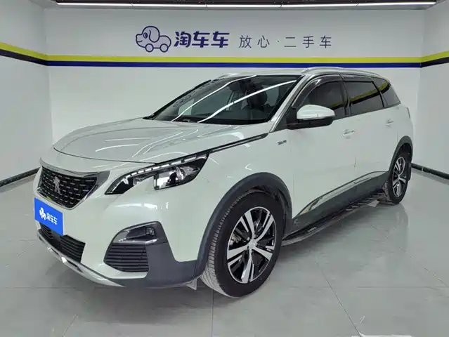 PEUGEOT 5008 2020