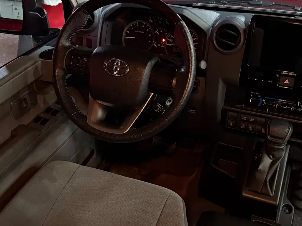 Toyota Land Cruiser — миниатюра 8
