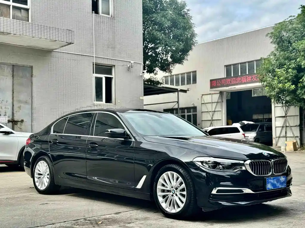 BMW 5 Series — миниатюра 3