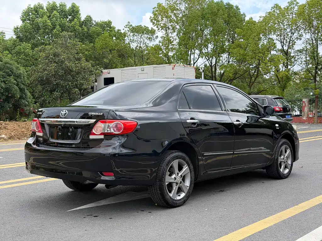 Toyota Corolla — миниатюра 4
