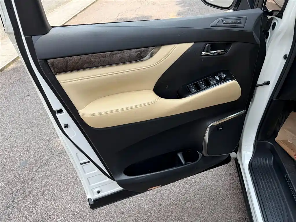 Toyota Alphard 2020 2.5L Luxury