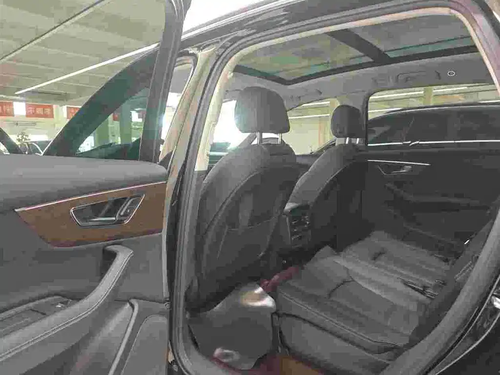 Audi Q7 2024 45 TFSI quattro S line