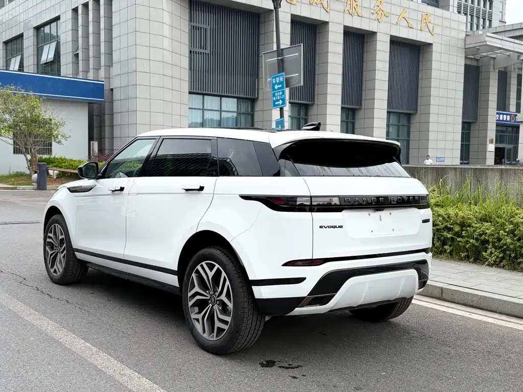 Land Rover Range Rover Evoque 2024 L SE