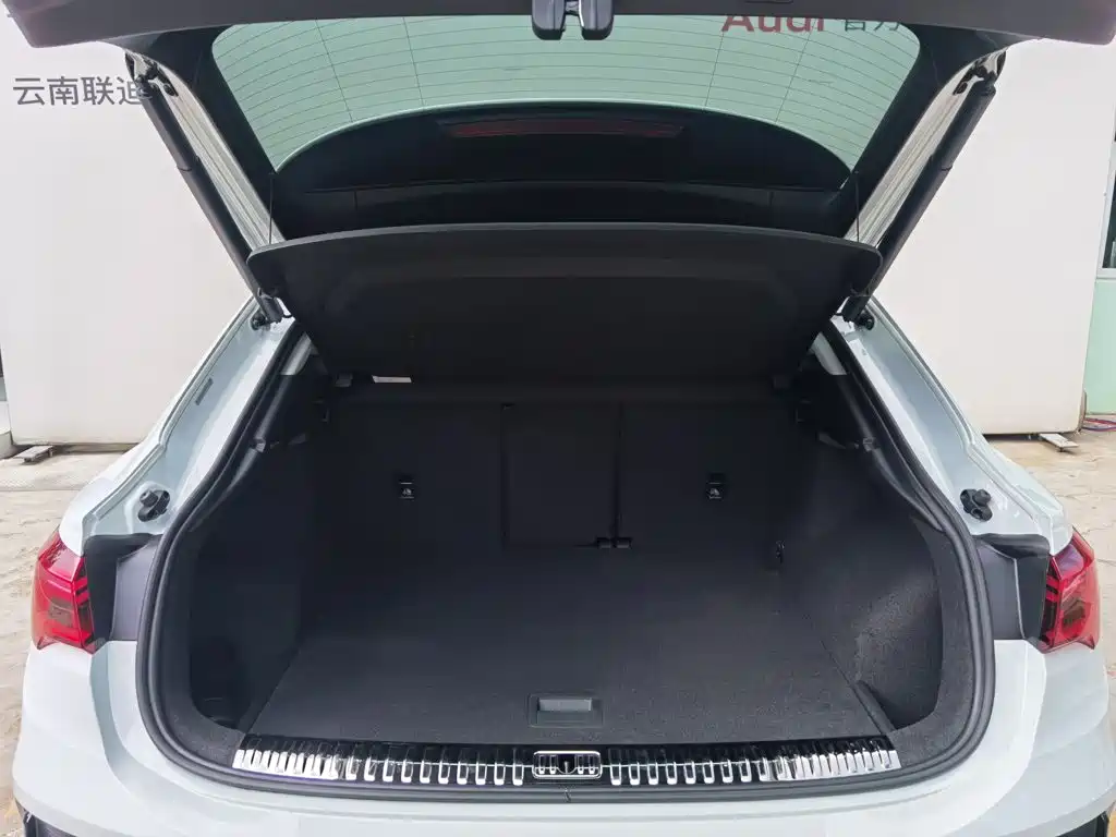 Audi Q3 Sportback — миниатюра 11