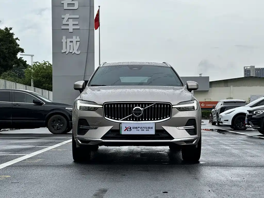 Volvo XC60 2023 T8 Sport
