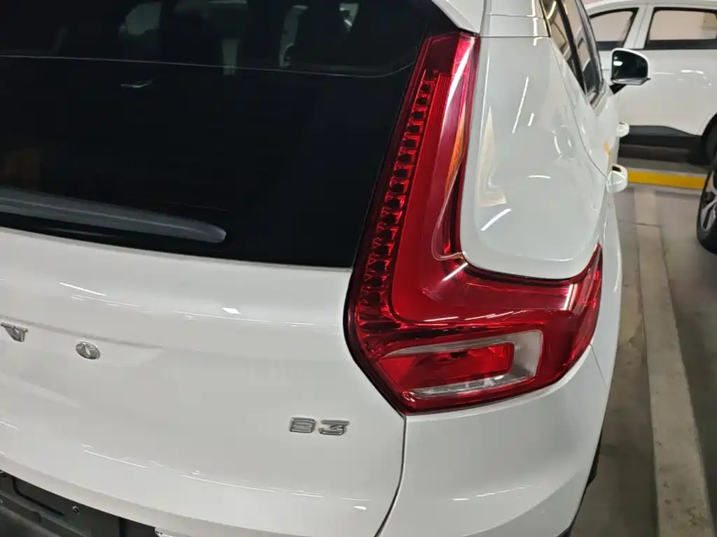 Volvo XC40 — миниатюра 8