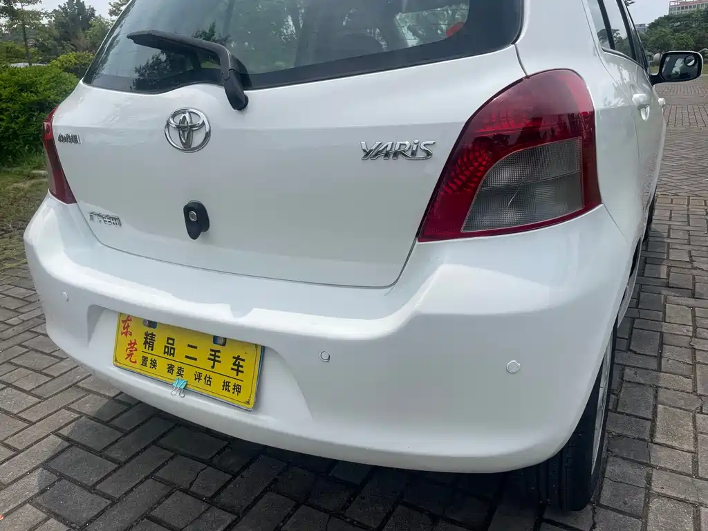 Toyota Yaris — миниатюра 8