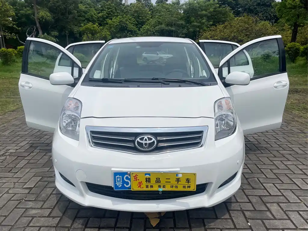 Toyota Yaris — миниатюра 9