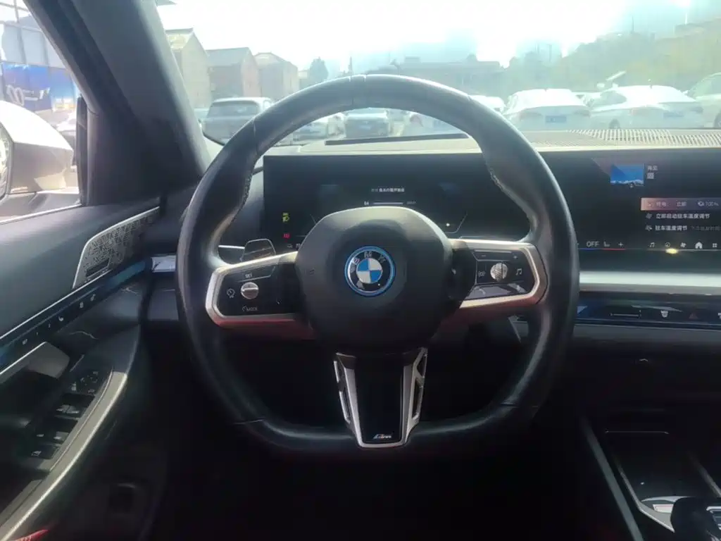 BMW i5 — миниатюра 15