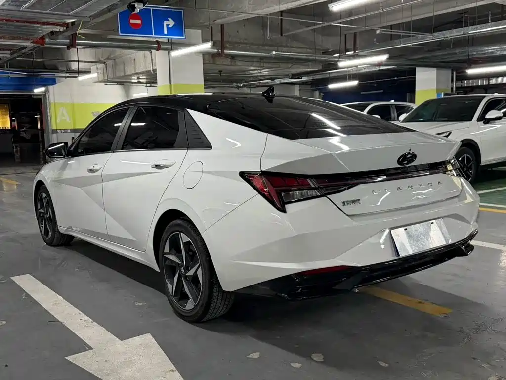 Hyundai Elantra — миниатюра 6