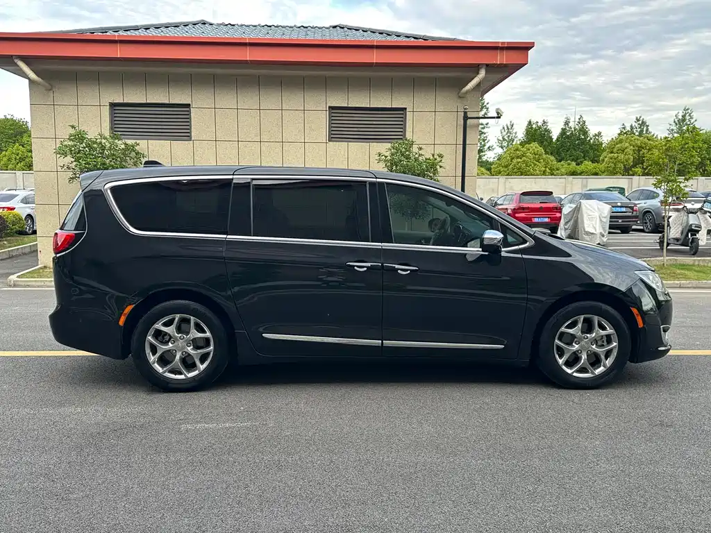Chrysler Grand Voyager 2017 3.6L Premium