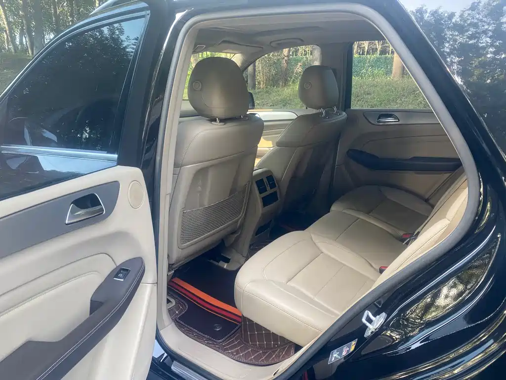 Mercedes-Benz M-Class — миниатюра 12