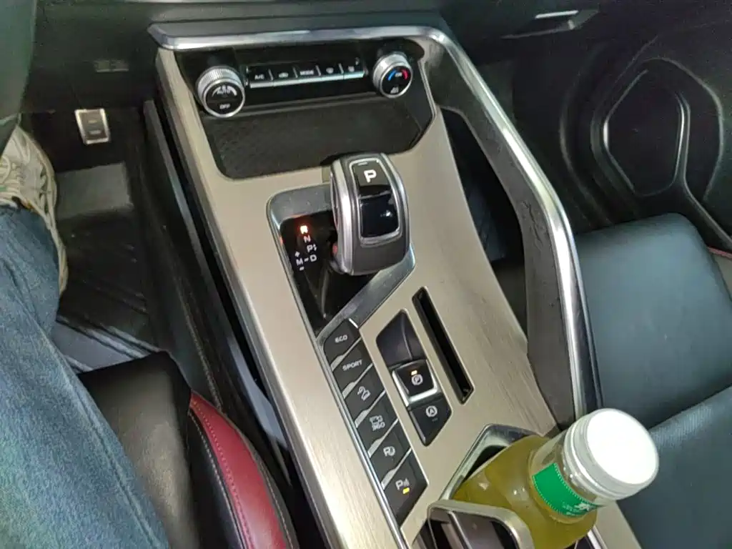 Geely Binyue — миниатюра 14