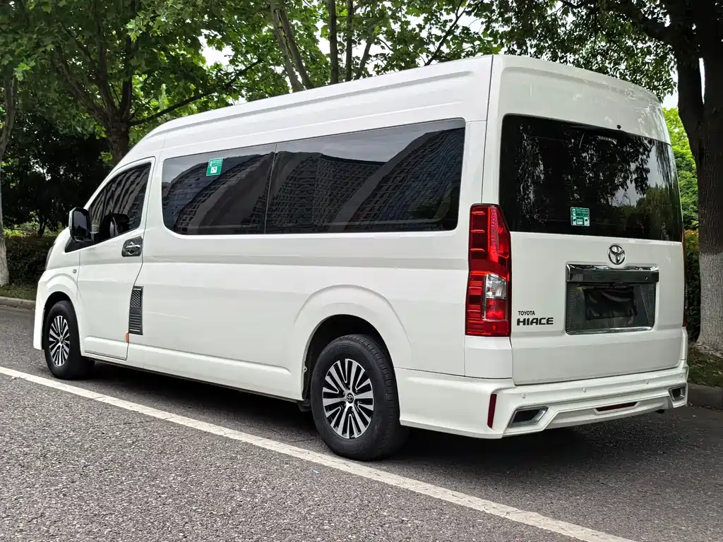 Toyota HiAce 2021 3.5L