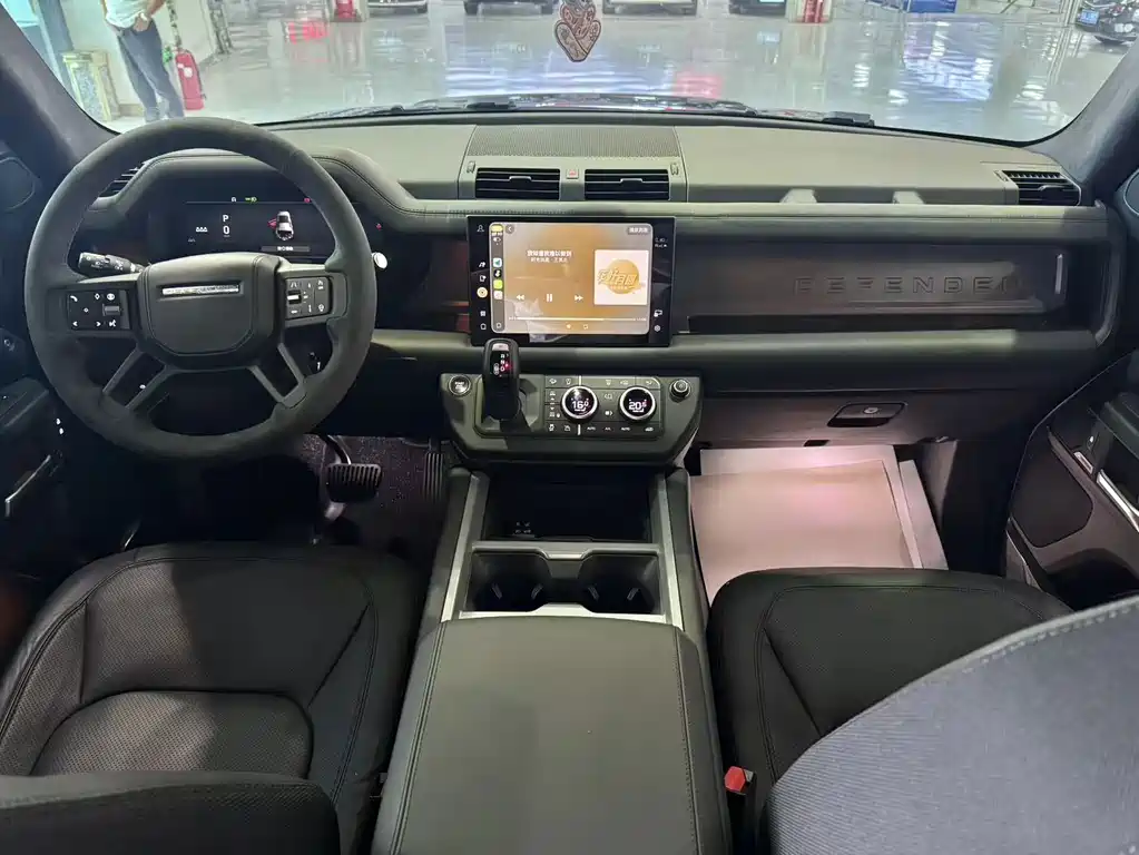 Land Rover Defender — миниатюра 5