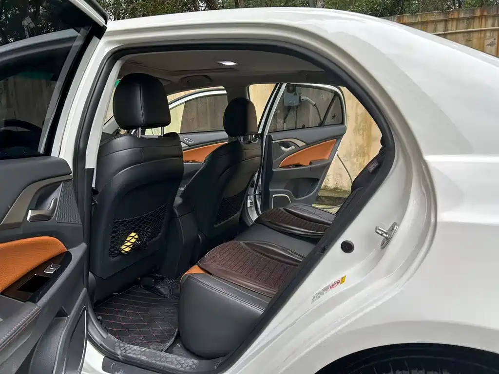 BYD Qin NEV — миниатюра 8