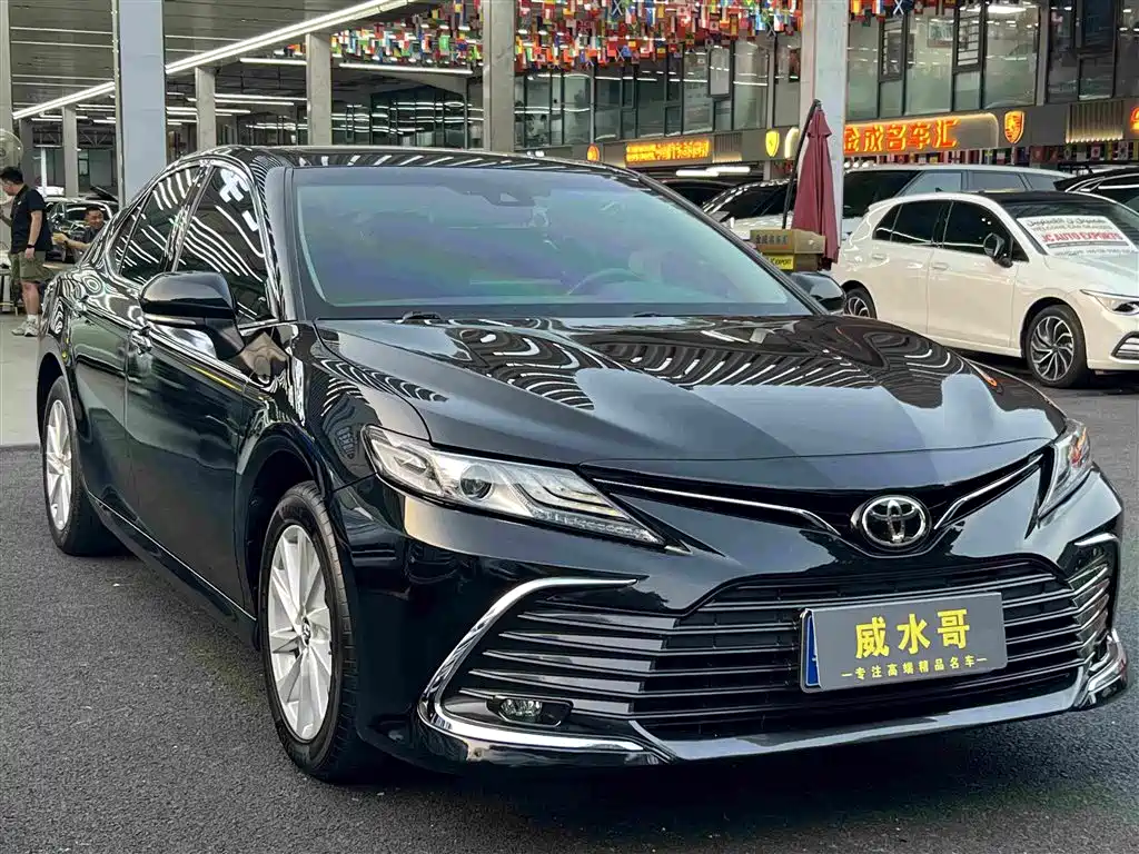 Toyota Camry — миниатюра 3
