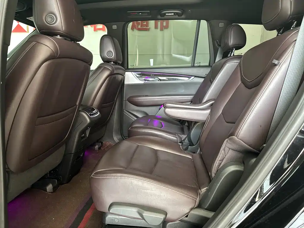 Cadillac XT6 2022 2.0T мест Luxury