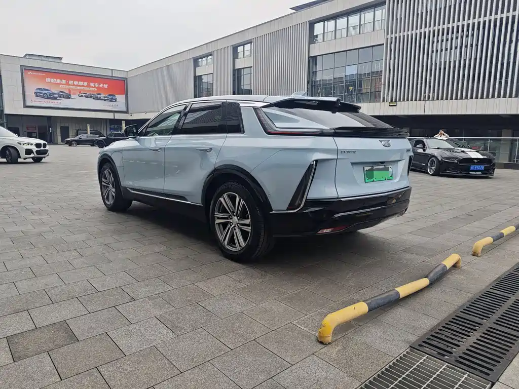 Cadillac IQ 2024 Luxury