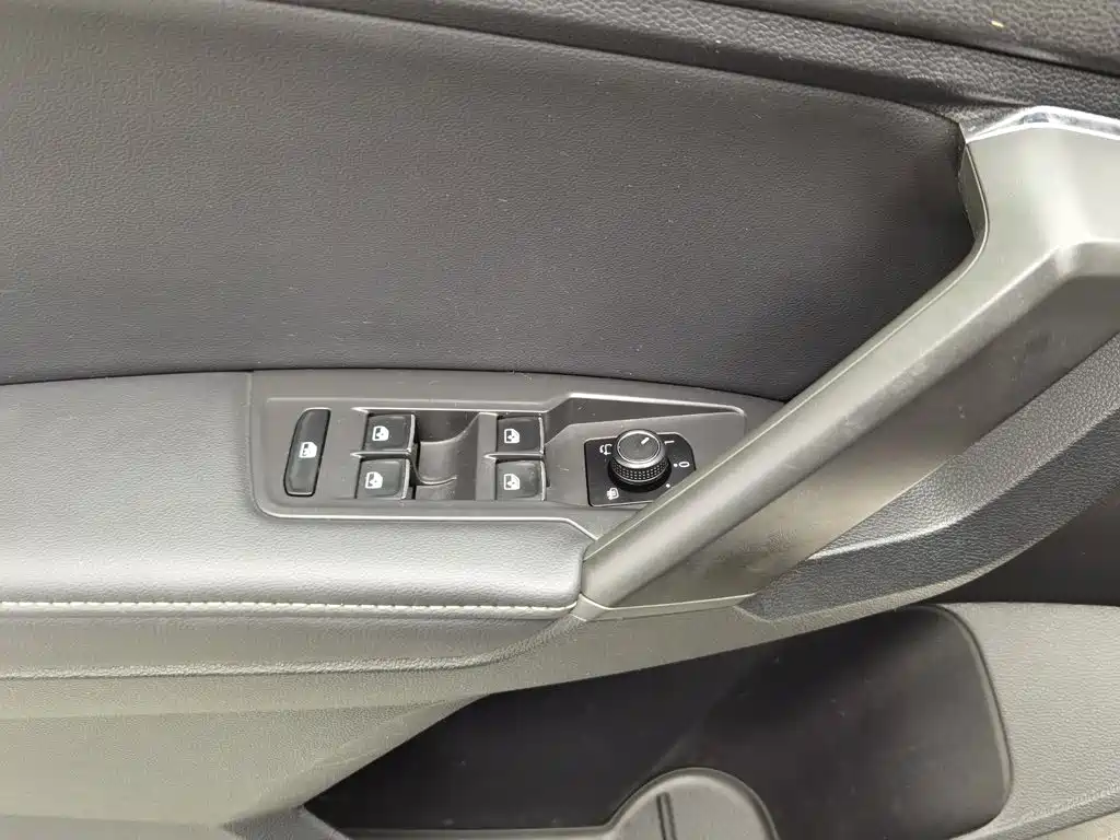 Volkswagen Tiguan L — миниатюра 9