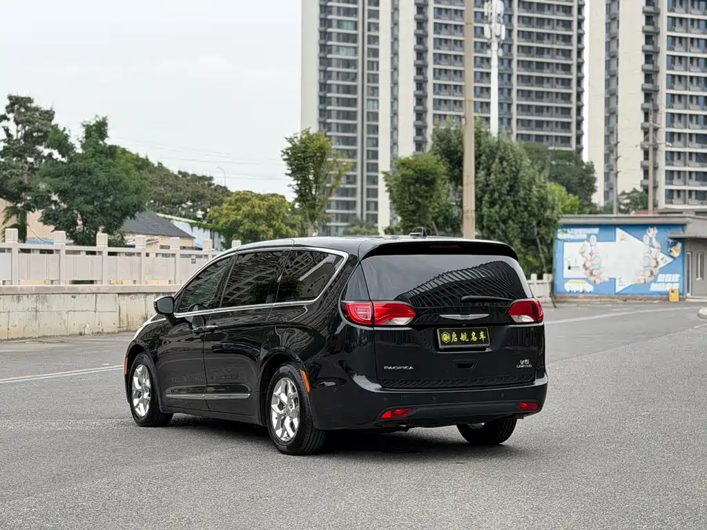 Chrysler Grand Voyager (Import) — миниатюра 14
