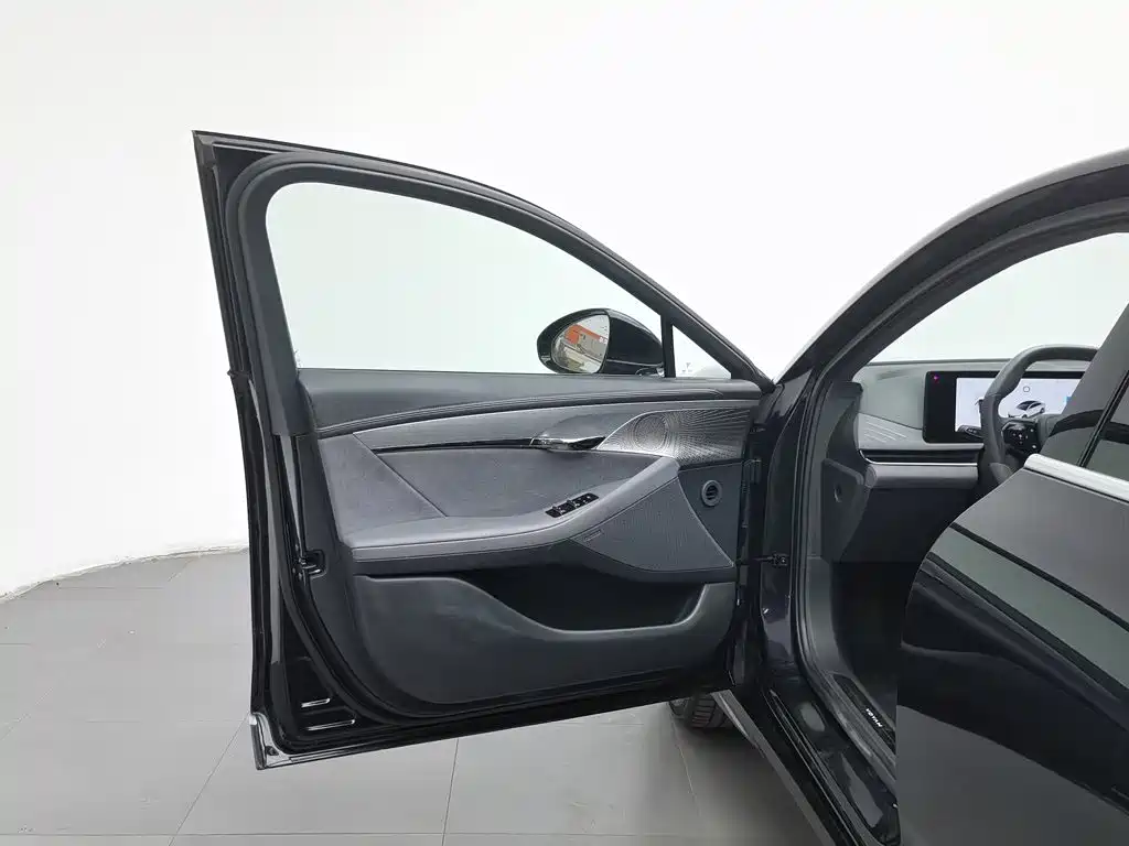 Voyah Passion 2024 PHEV Flagship