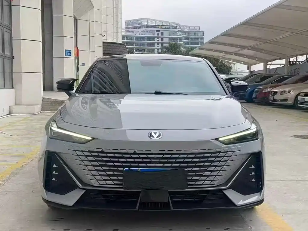 Changan UNI-V 2022 1.5T Luxury