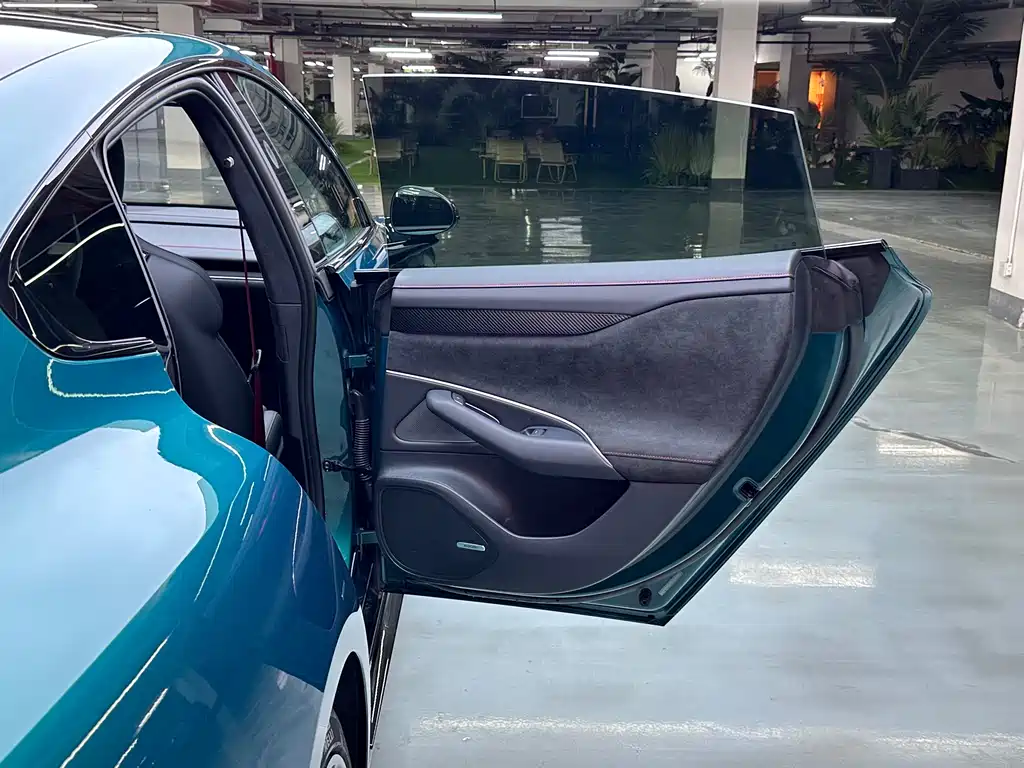 XIAOMI CAR XIAOMI SU7 ULTRA