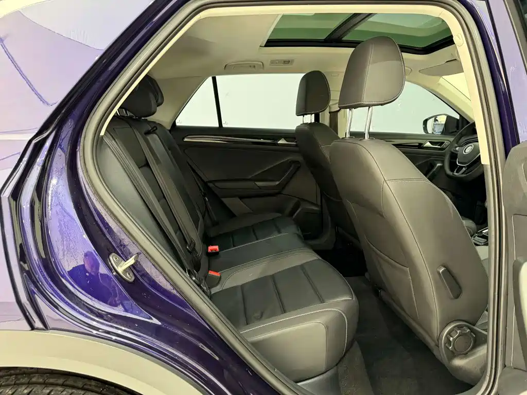 Volkswagen T-Roc — миниатюра 25