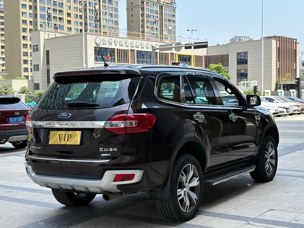Ford Everest 2016 2.0T AT Luxury