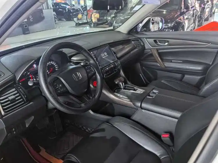 Honda Avancier 2019 240TURBO