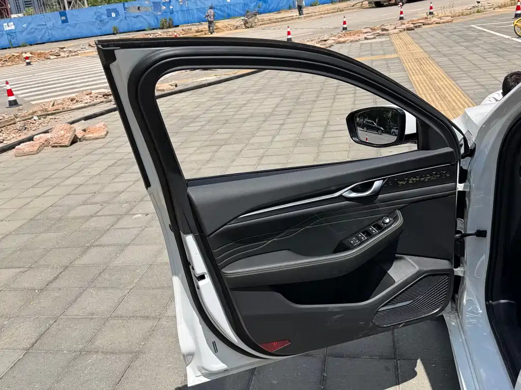 Geely Preface 2023 1.5TD