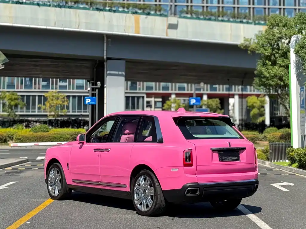 Rolls-Royce Cullinan — миниатюра 8