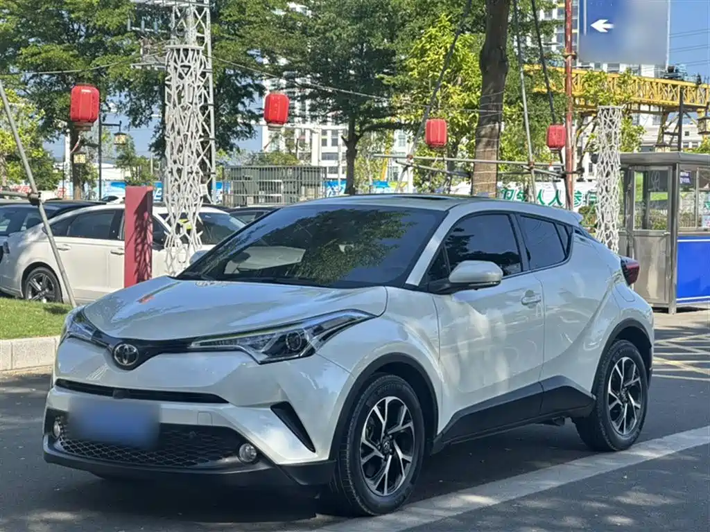 Купить Toyota C-HR