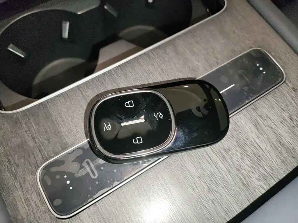 NIO ES8 — миниатюра 9