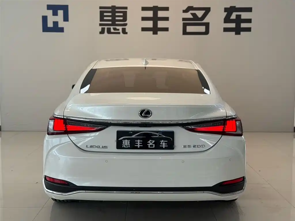 Lexus ES 2022 200