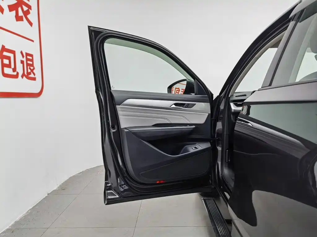 Volkswagen Tavendor 2023 330TSI Luxury