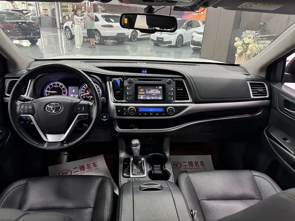 Toyota Highlander 2017 2.0T Luxury 7 мест