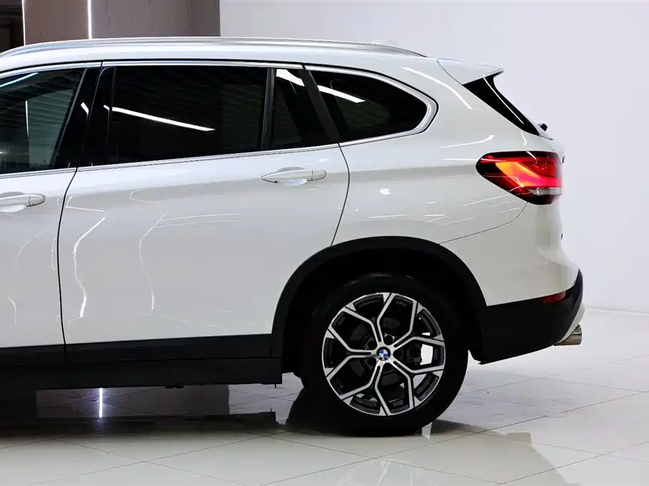 BMW X1 2021 sDrive25Li Lead