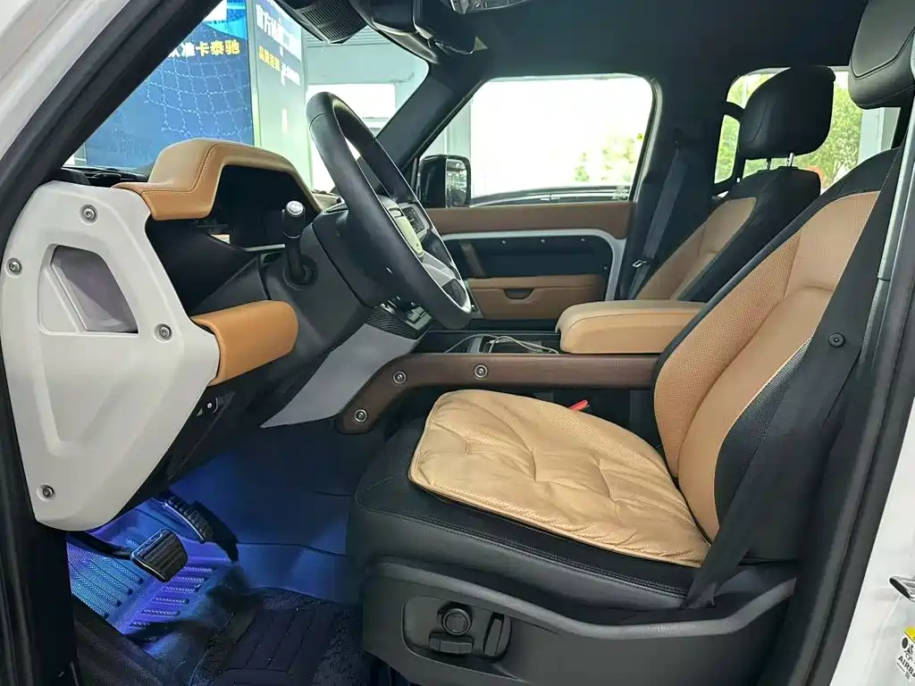 Land Rover Defender — миниатюра 4