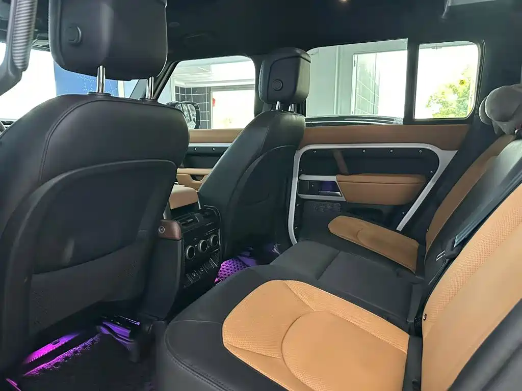 Land Rover Defender — миниатюра 3