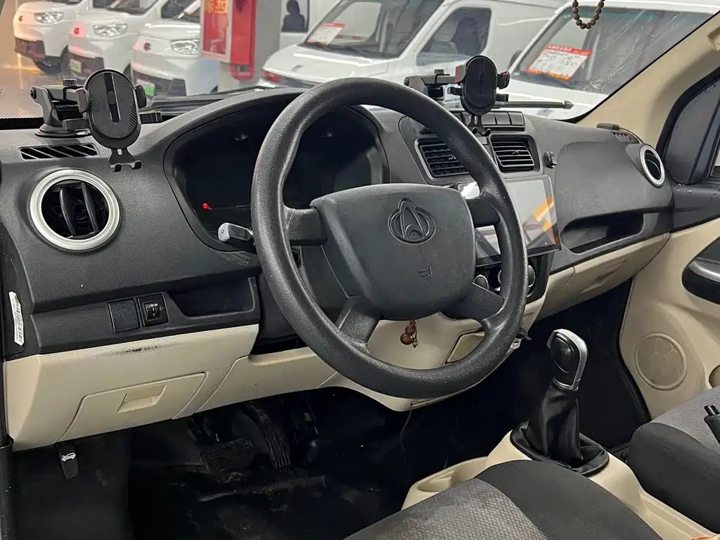 CHANGAN CHANGAN RUIXING EM80